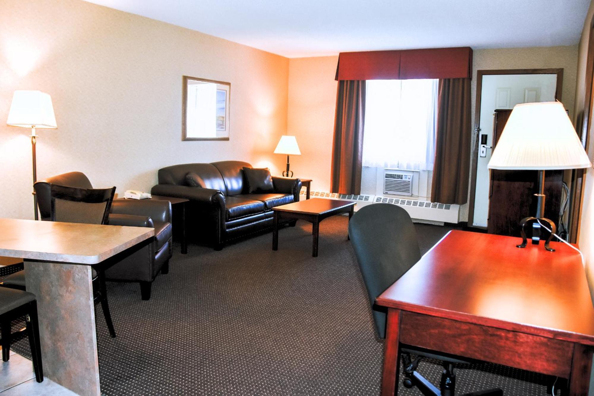Stony Plain Inn & Suites エクステリア 写真