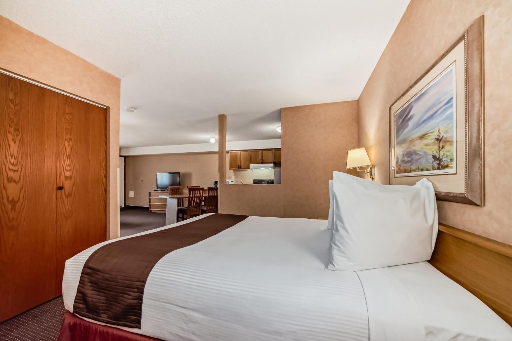 Stony Plain Inn & Suites エクステリア 写真