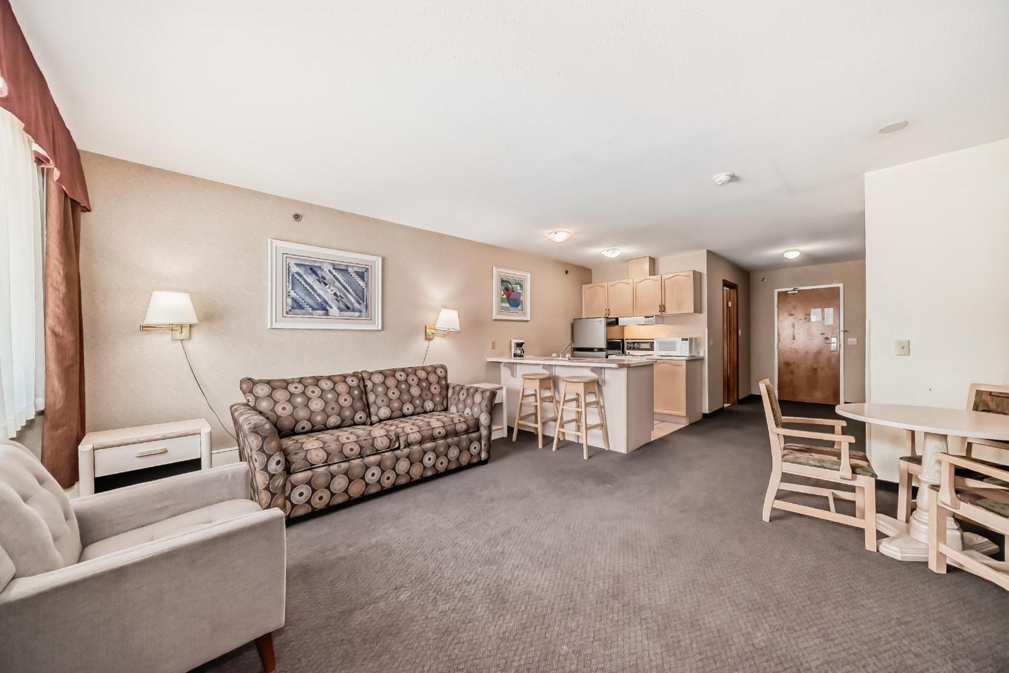 Stony Plain Inn & Suites エクステリア 写真
