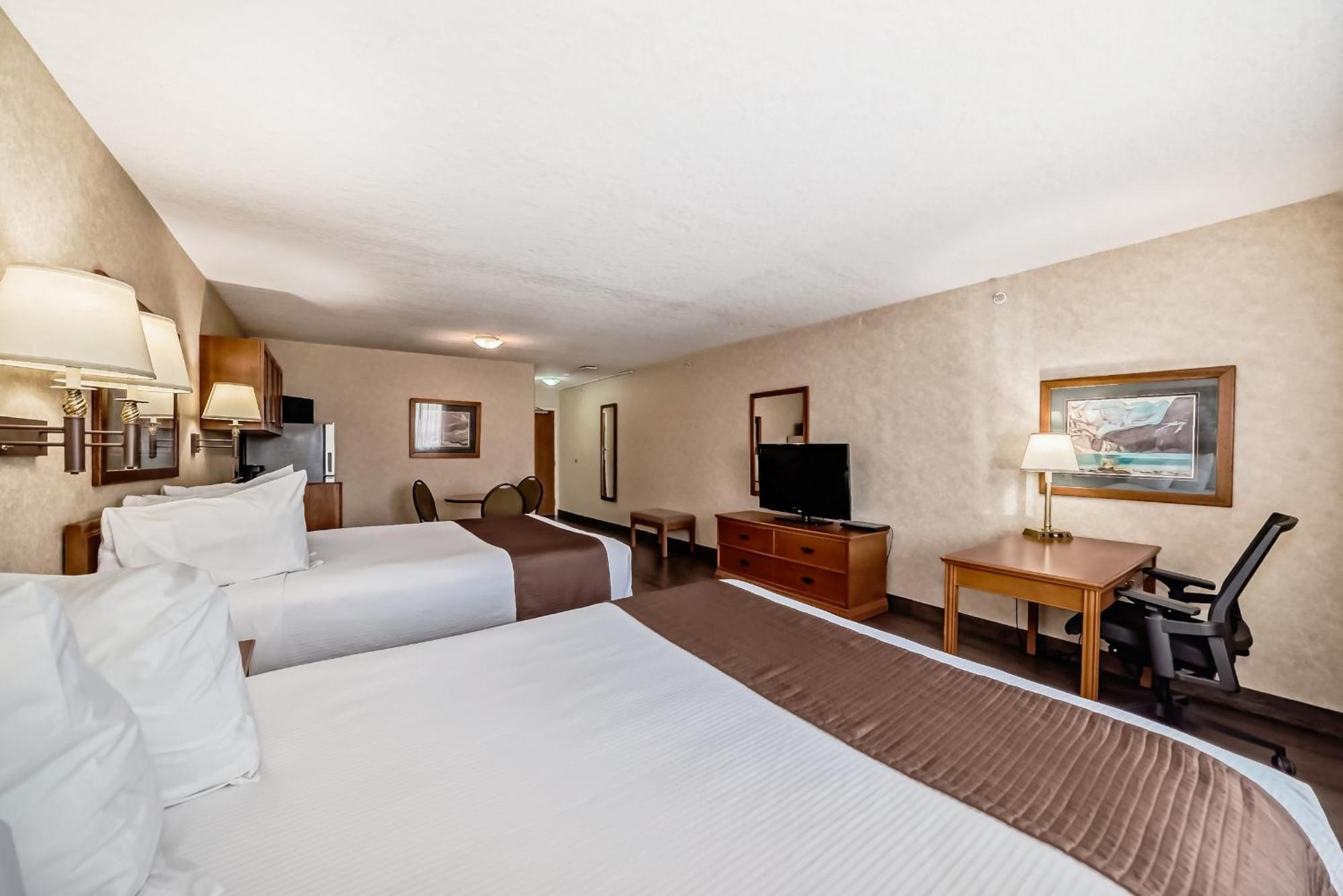 Stony Plain Inn & Suites エクステリア 写真