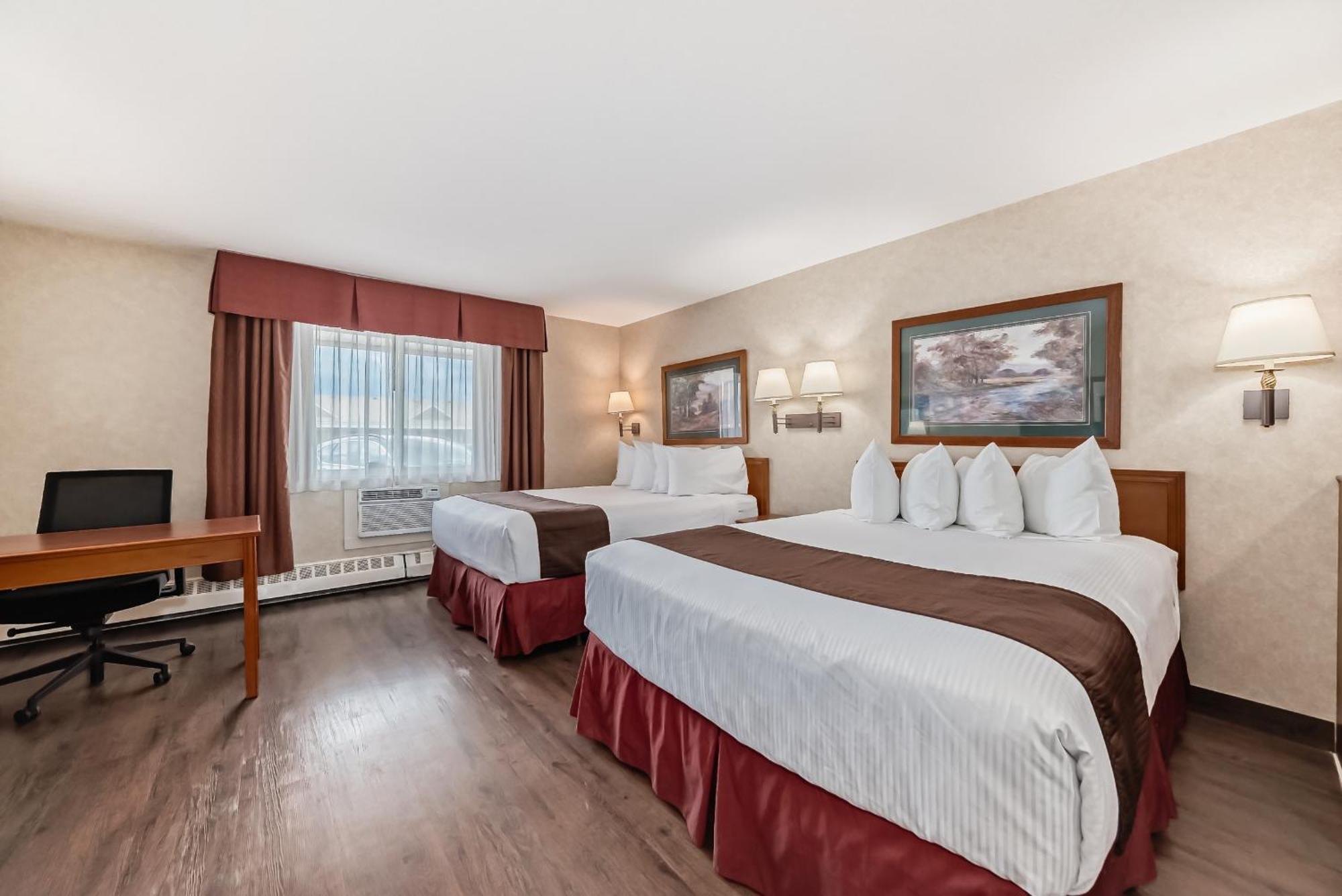 Stony Plain Inn & Suites エクステリア 写真