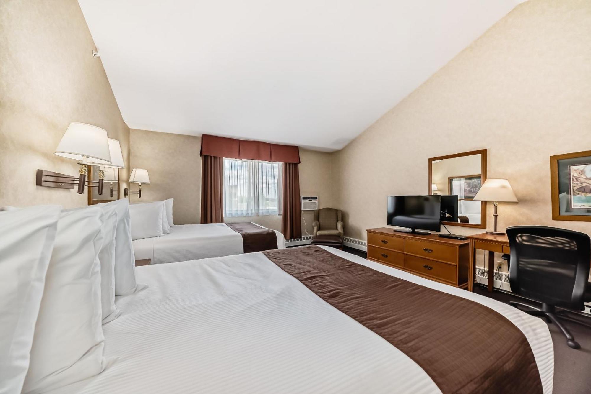 Stony Plain Inn & Suites エクステリア 写真