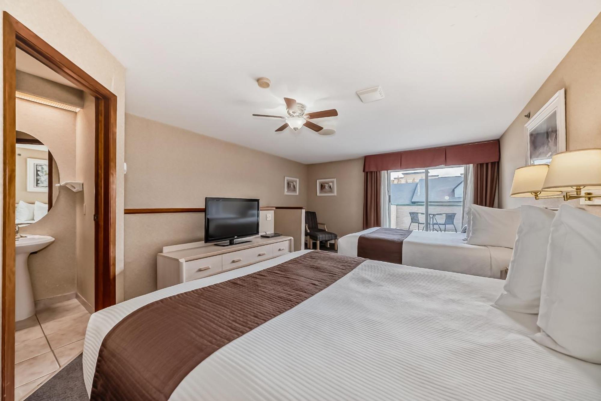 Stony Plain Inn & Suites エクステリア 写真