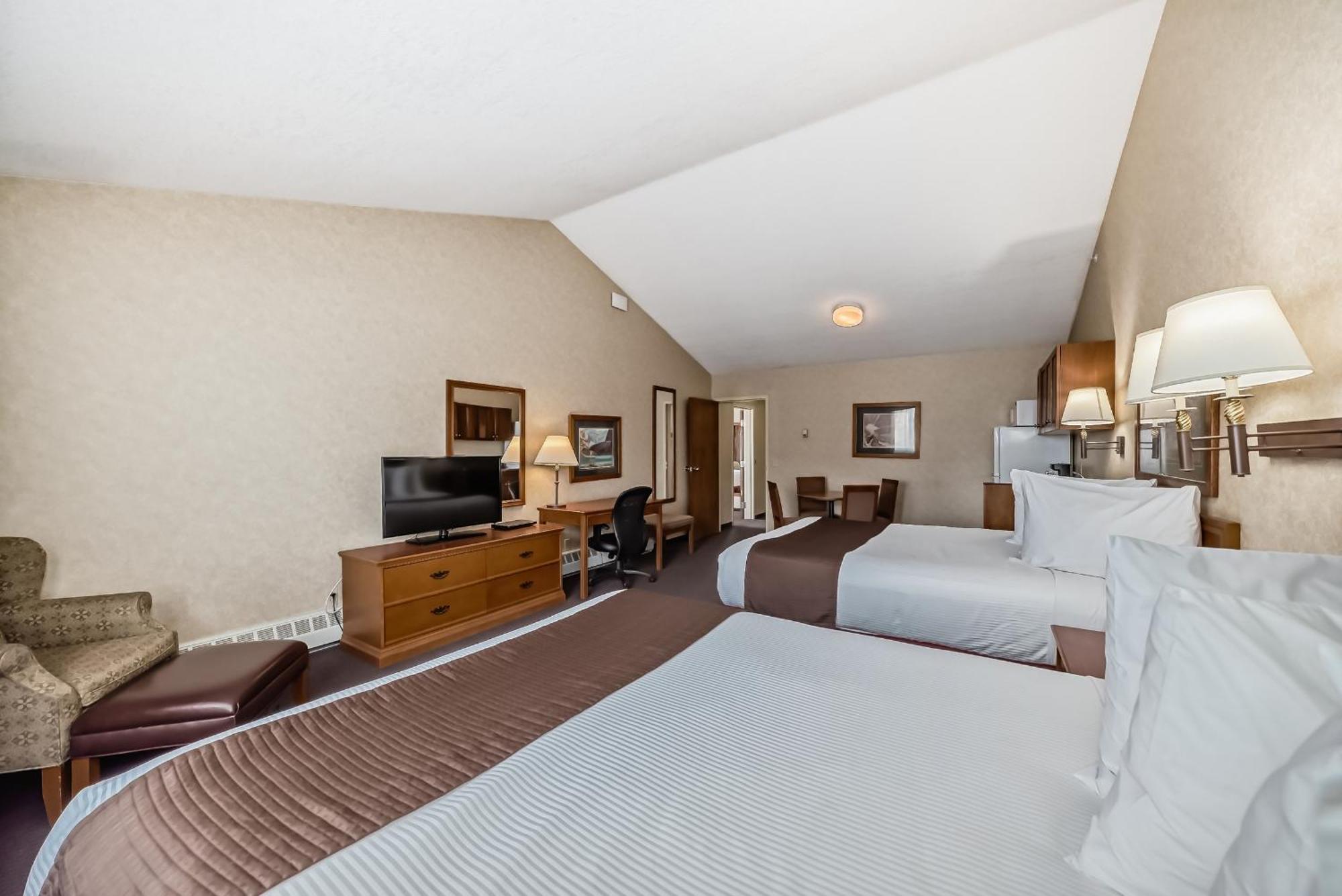 Stony Plain Inn & Suites エクステリア 写真