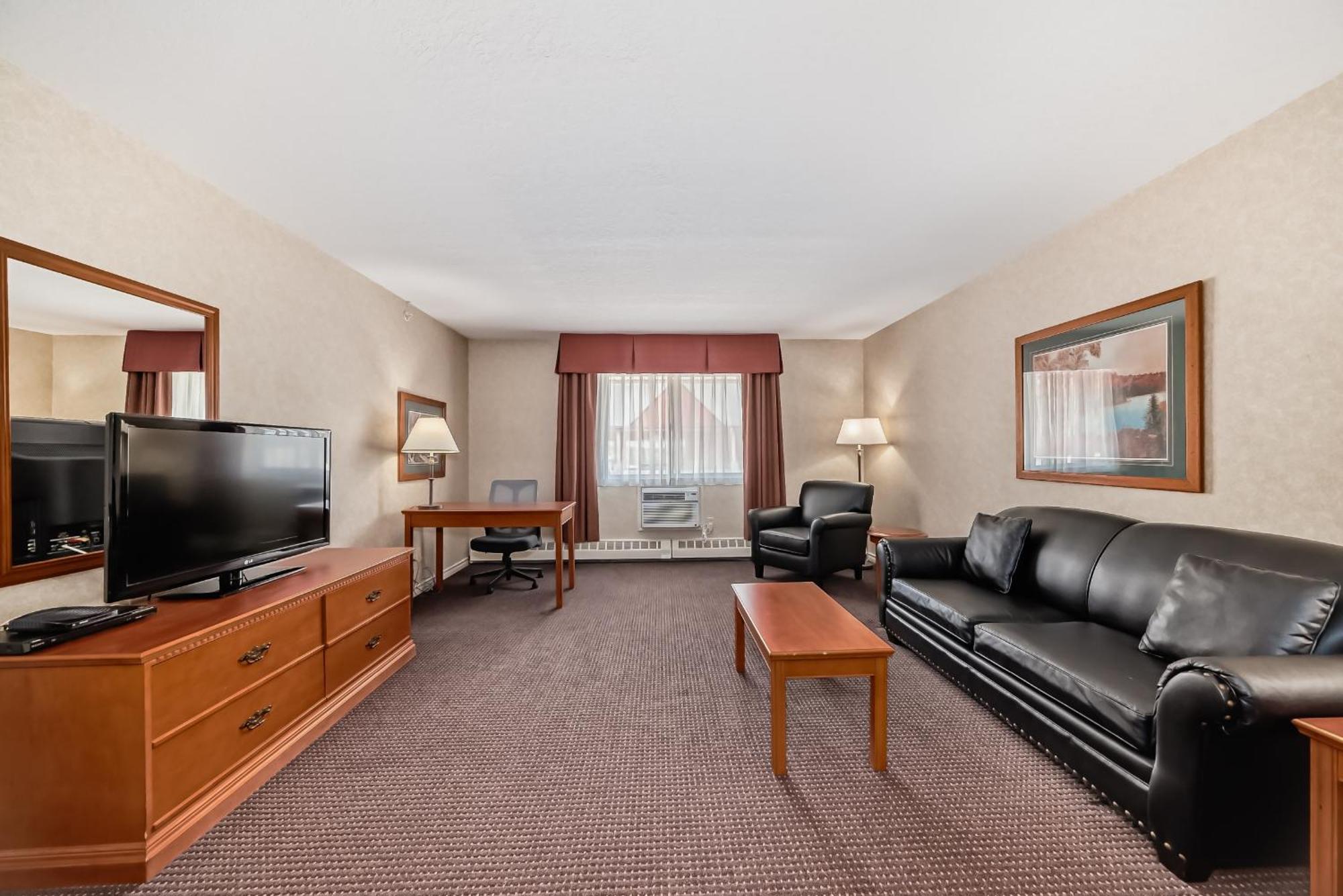 Stony Plain Inn & Suites エクステリア 写真