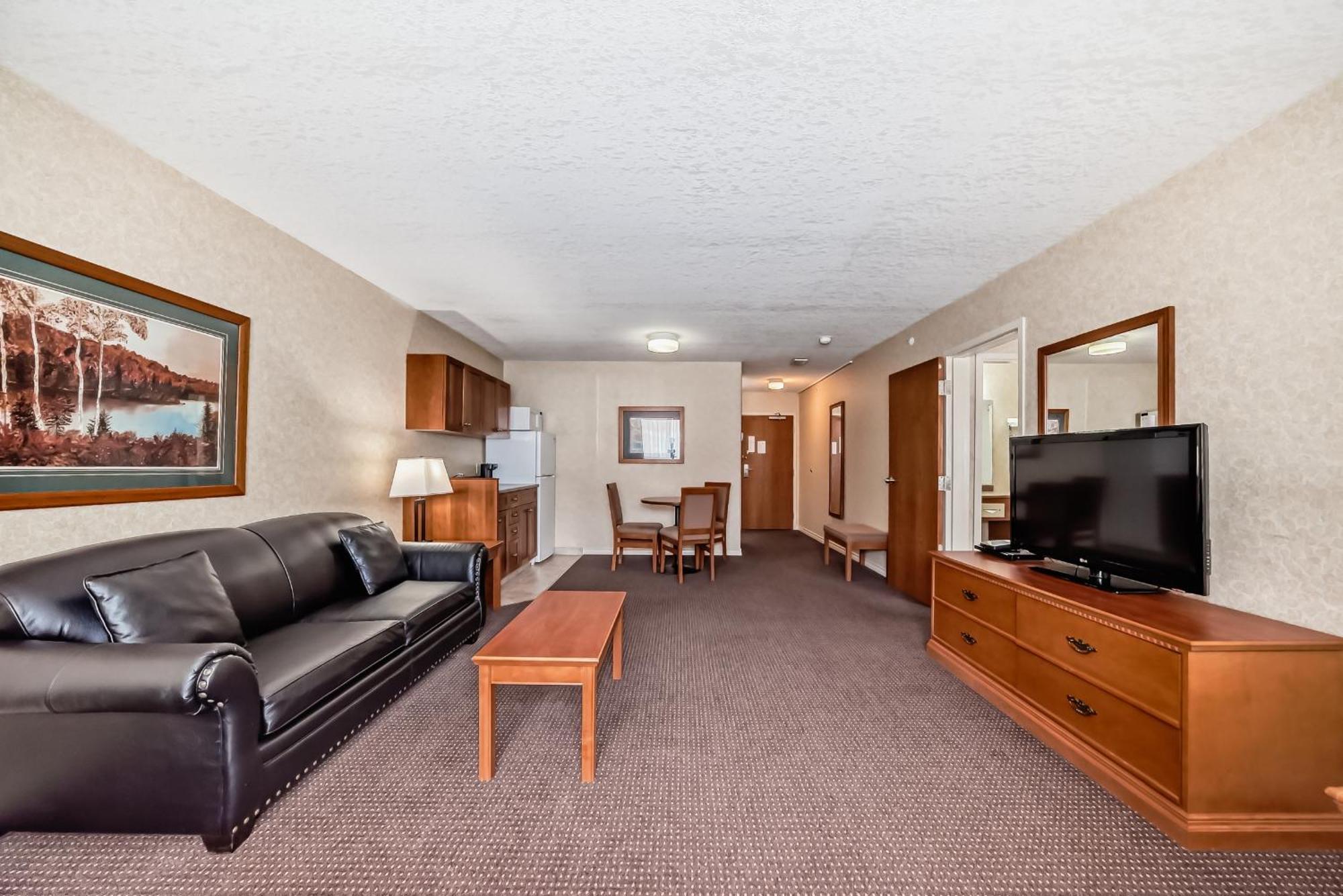 Stony Plain Inn & Suites エクステリア 写真