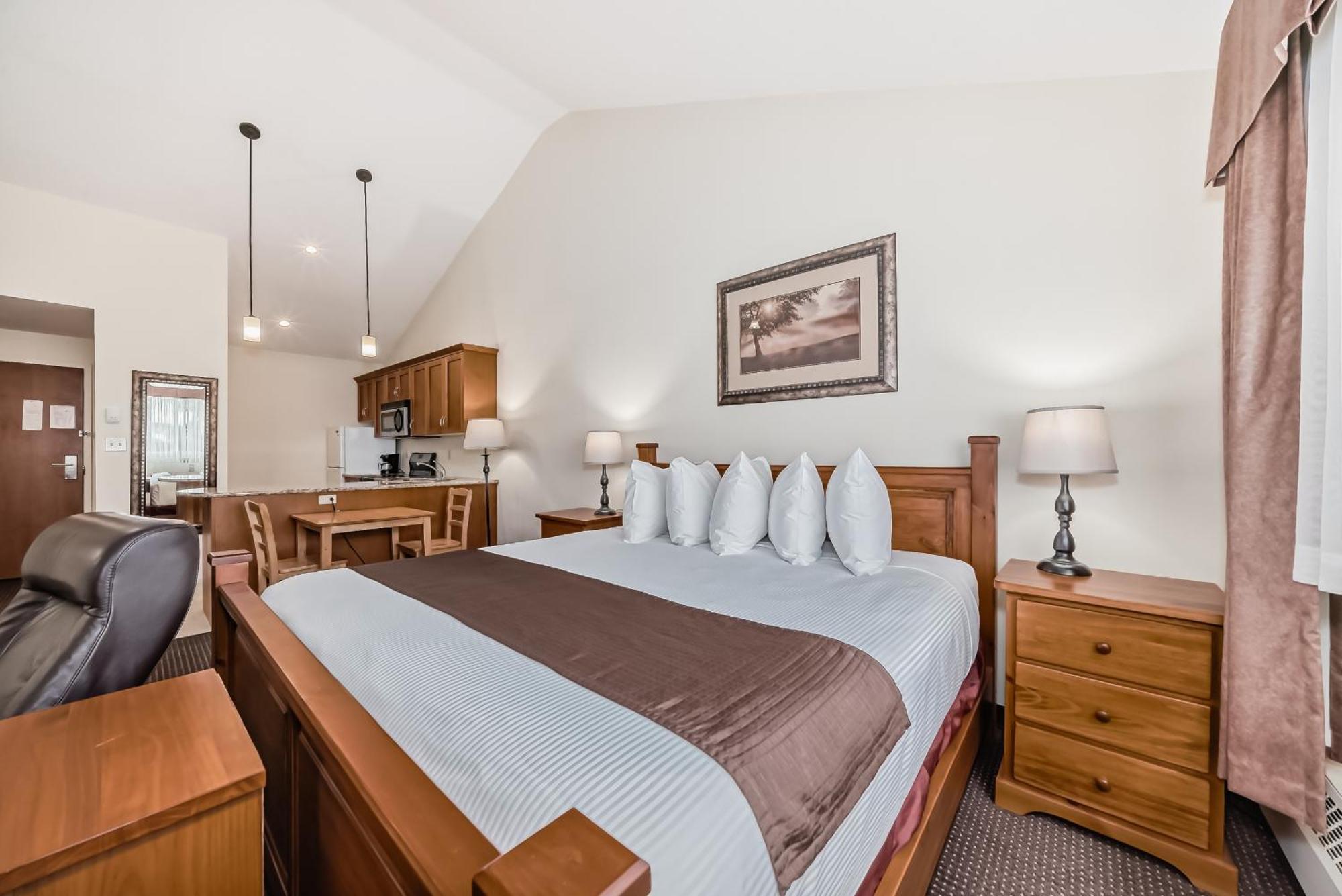 Stony Plain Inn & Suites エクステリア 写真